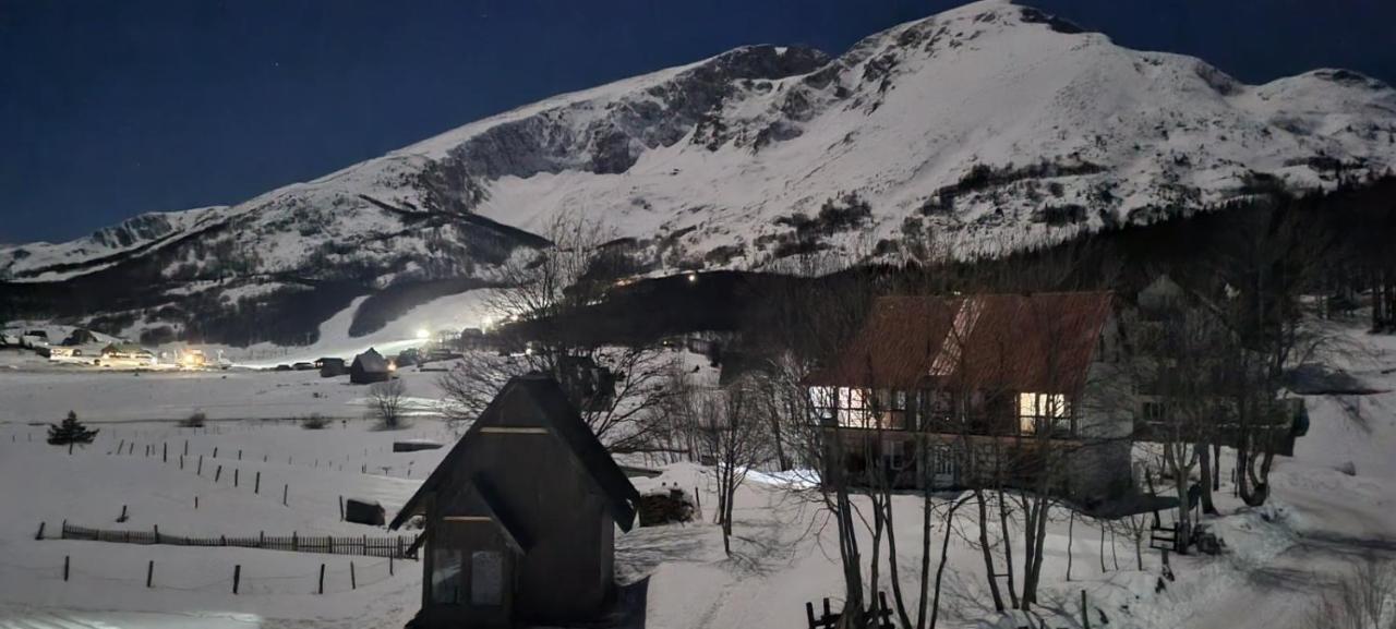 Vila Koliba Činčila Žabljak Exteriér fotografie